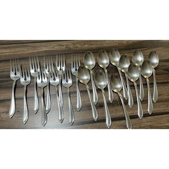 Oneidacraft Deluxe Stainless Flatware "Shasta" Pattern 48 PCS Spoons Frks Srvg - Picture 4 of 5
